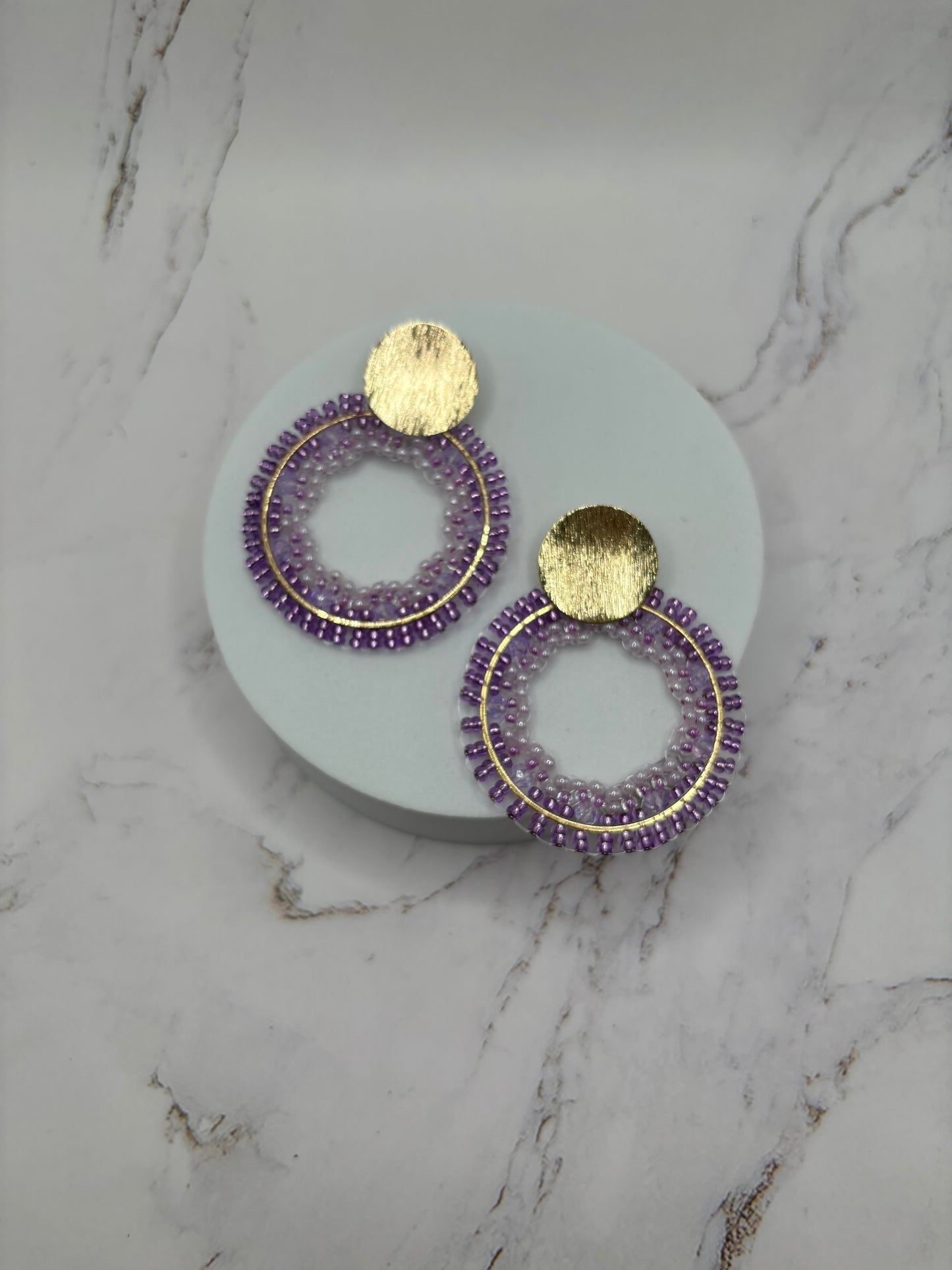 Aretes Hechos a Mano en tono Lilas