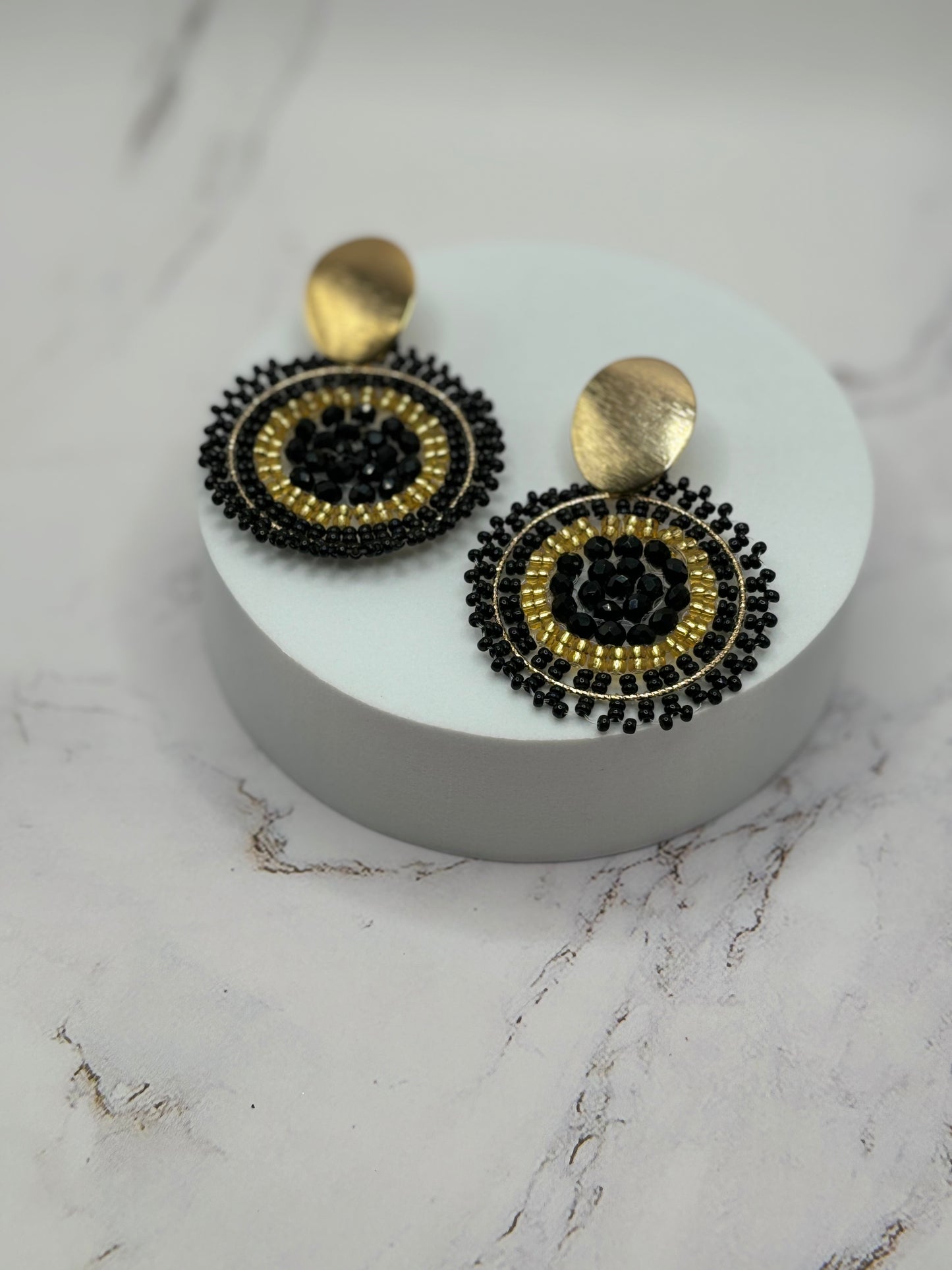 Aretes Hechos a Mano tono Black & Gold