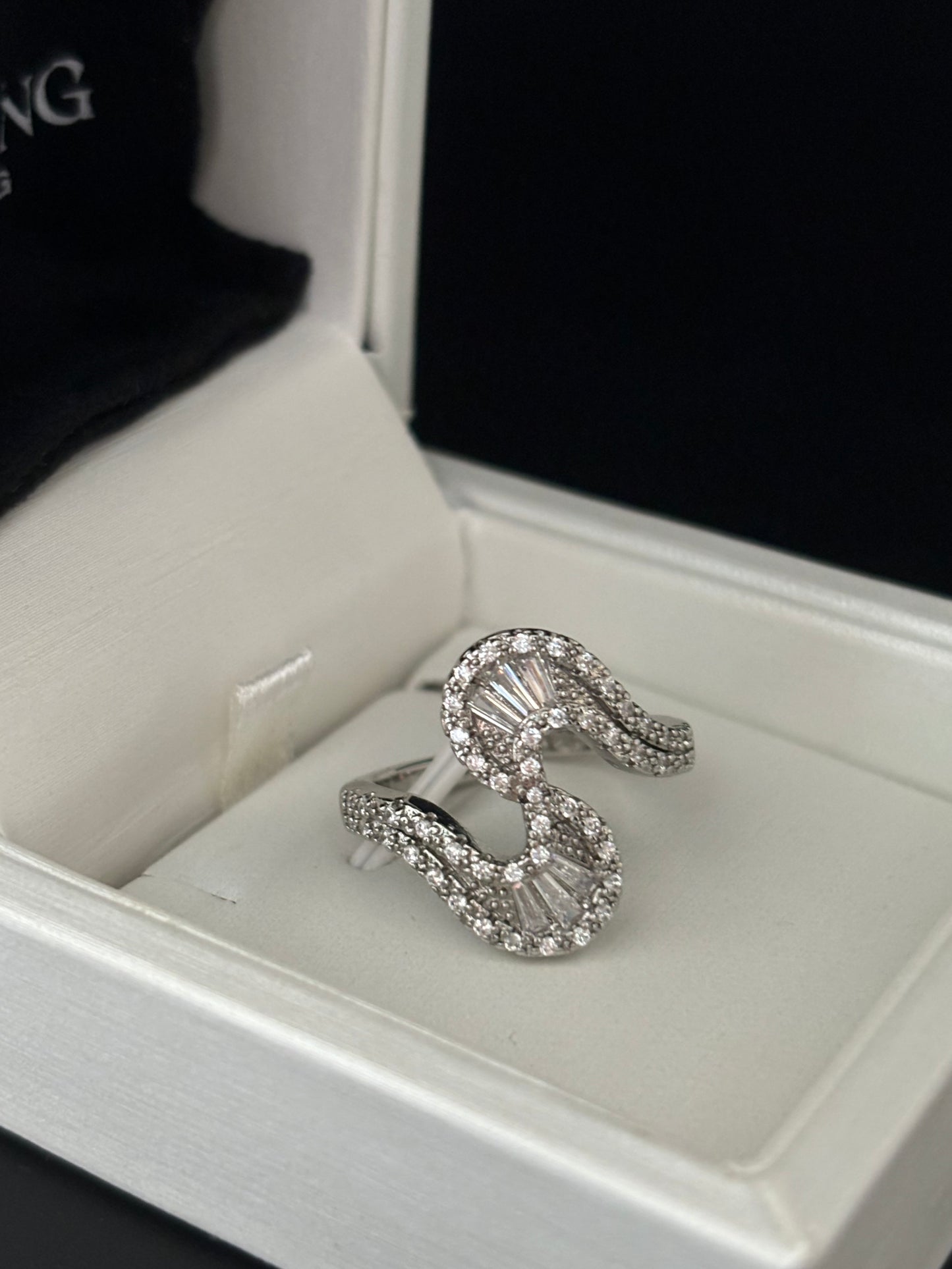 Anillo de Zirconia Ajustable